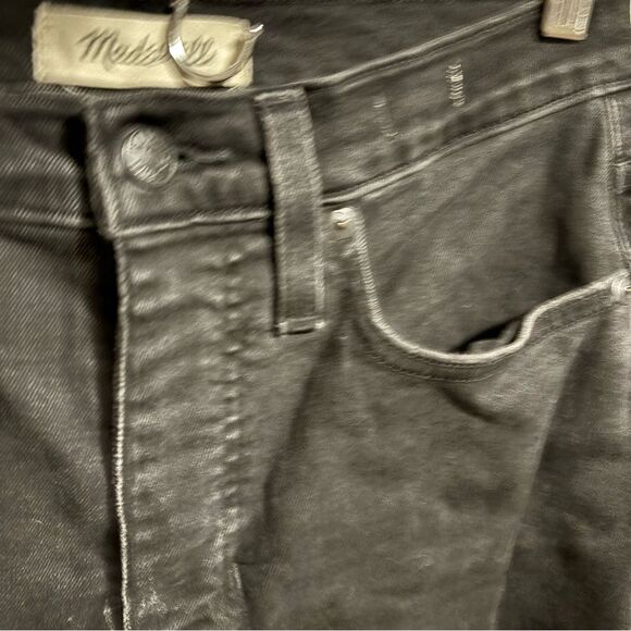 Madewell The Momjean in Raney Wash: Knee-Rip Edition Black- Size 26 - Picture 7 of 11